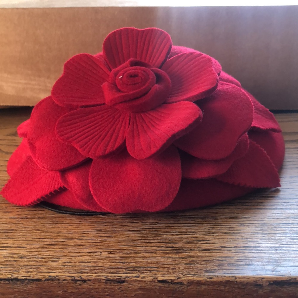NWT Lawliet hat 100% wool.